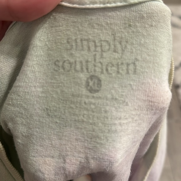 super cute and comfy size XL tie dye tshirt from simply southern - Picture 4 of 4